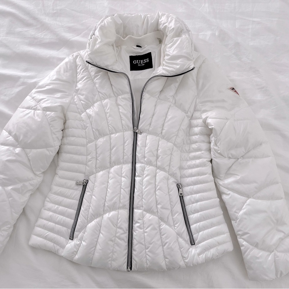 SALE ❤️Guess Puffer Jacket NWOT❤️